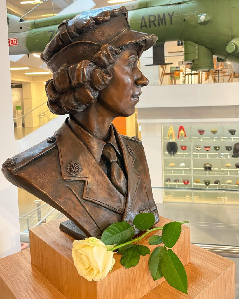 A sculpted a portrait of her late Majesty Queen Elizabeth II