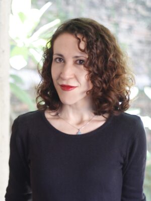 Yanina portrait Photo
